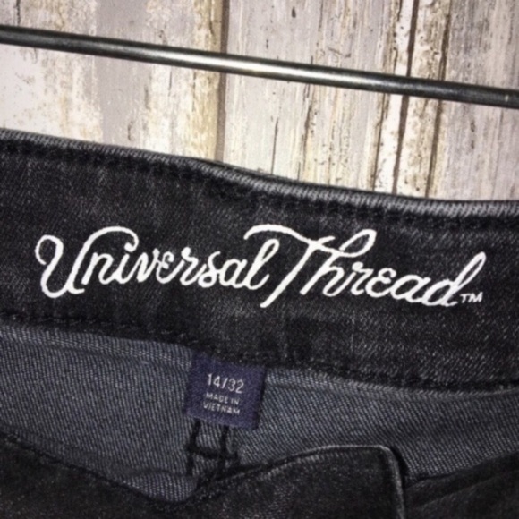Universal Thread Black High Rise Midi Shorts - Picture 6 of 6